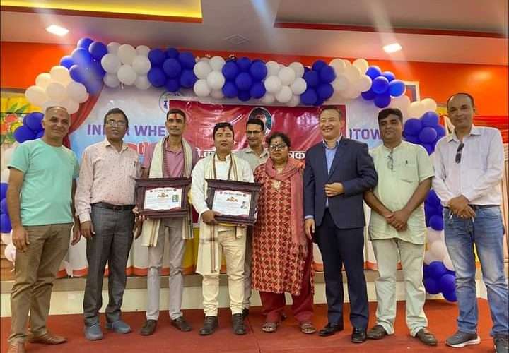 डि कौडिन्य पुरस्कारबाट पत्रकारद्धय लामा र रेग्मी पुरस्कृत