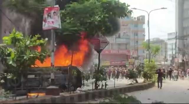 बंगलादेशका नेपाली बिर्द्याथी पूर्वी नाका झापाबाट फर्कदै