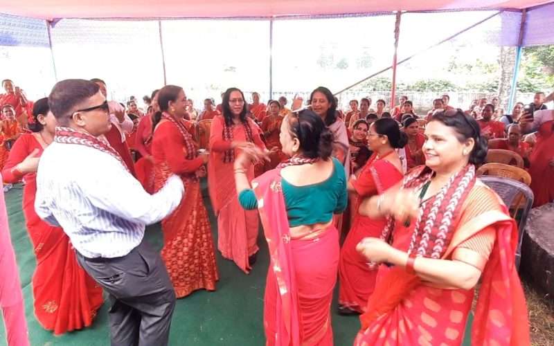 दिल खोलेर नाँचे, दर खाँदै बिर्तामोडका महिला