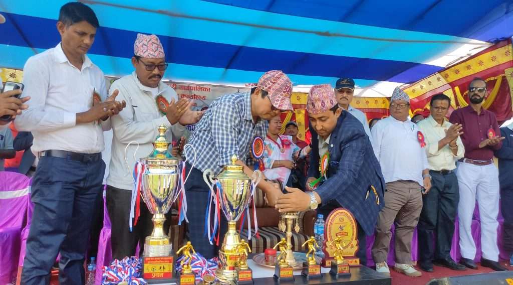 हल्दीबारी गाउँपालिका प्रथम वडाध्यक्ष कप नकआउट फुटबल प्रतियोगिताको उद्घाटन कार्यक्रम सम्पन्न ।